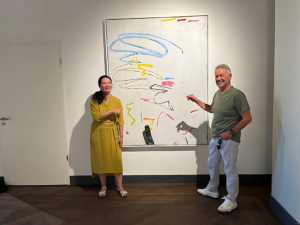 Ayako und Giorgio in der Ausstellung Franz Stein _Sunlit Love_
